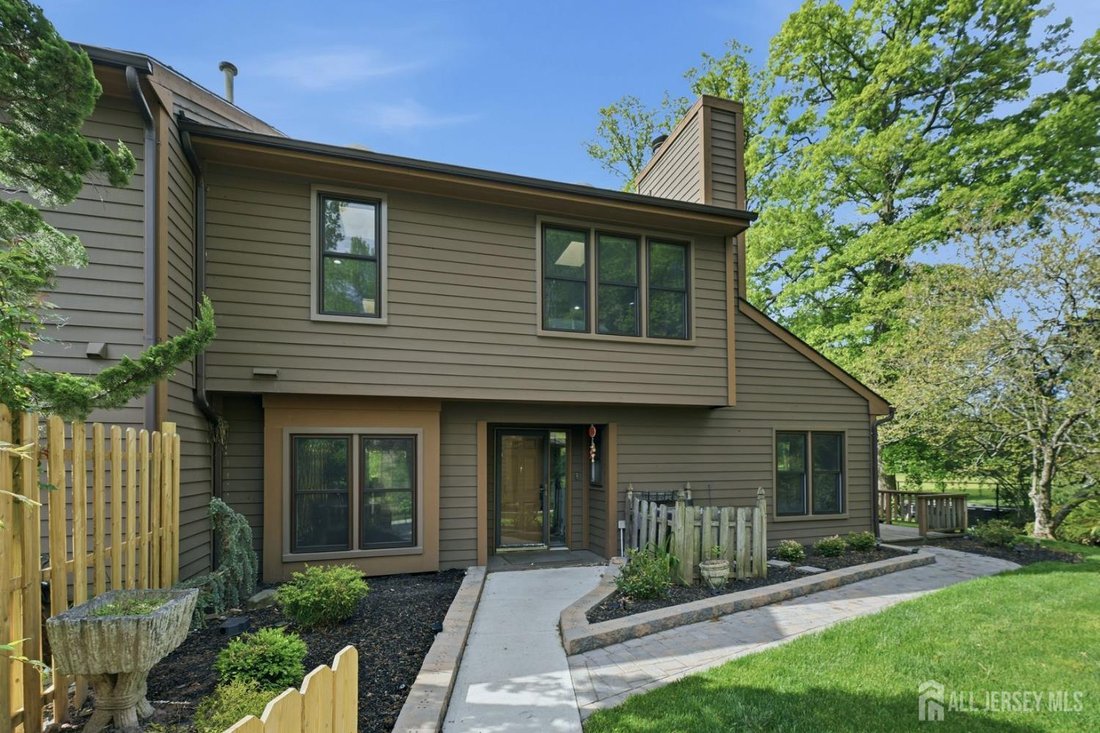 Townhouse in Metuchen, New Jersey, United States 1 - 17943051