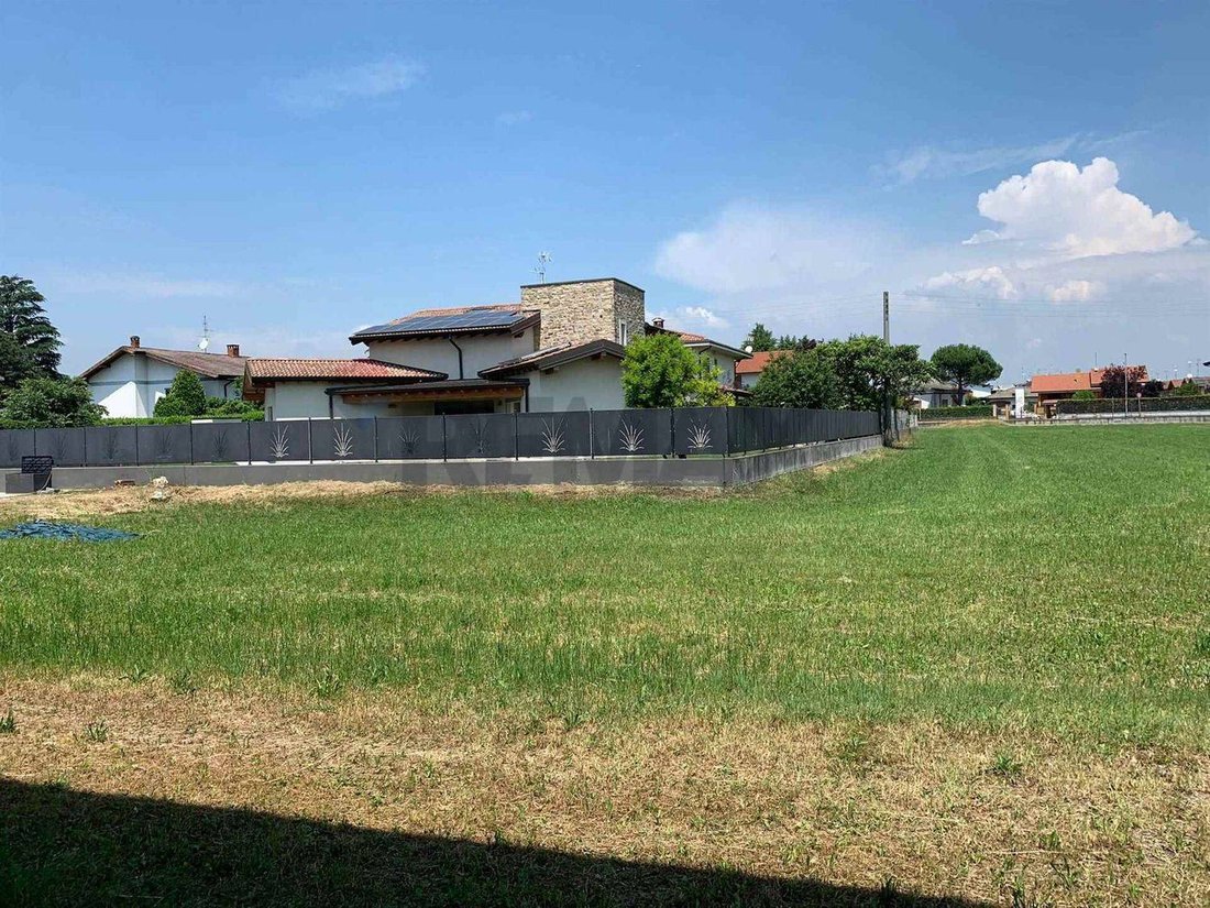 Land in Casirate d'Adda, Lombardy, Italy 1 - 17941661