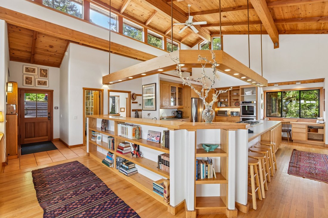 House in Point Reyes Station, California, United States 1 - 17931824