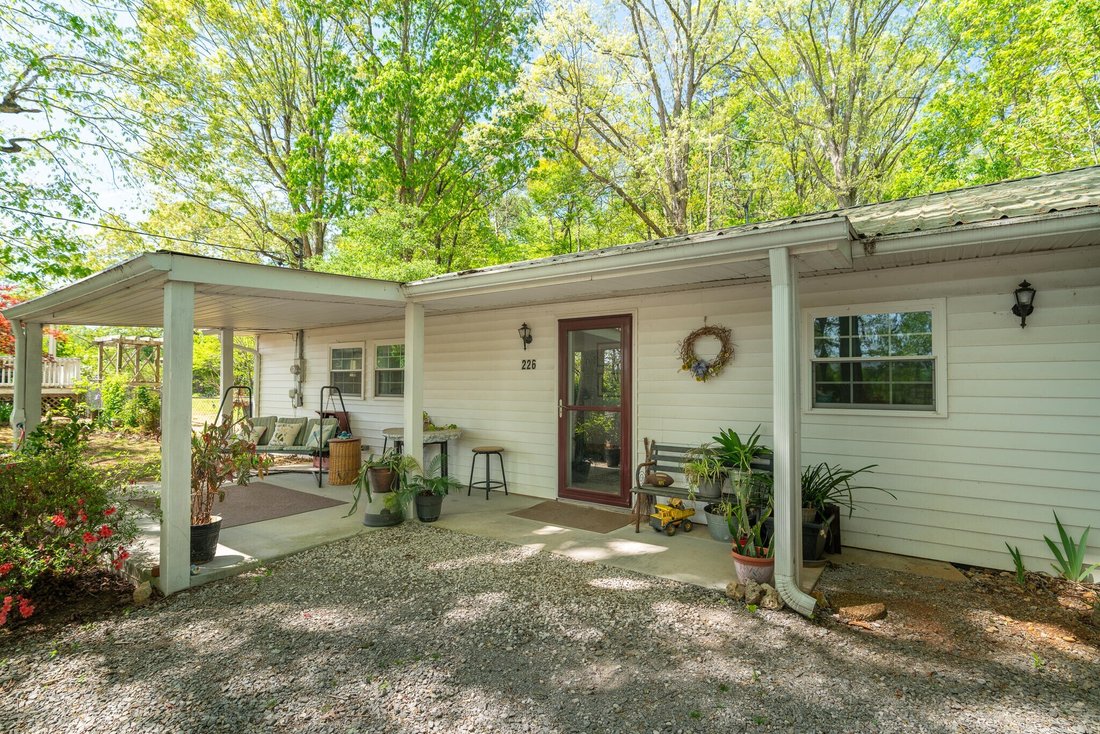 House in Athens, Tennessee, United States 4 - 17201185