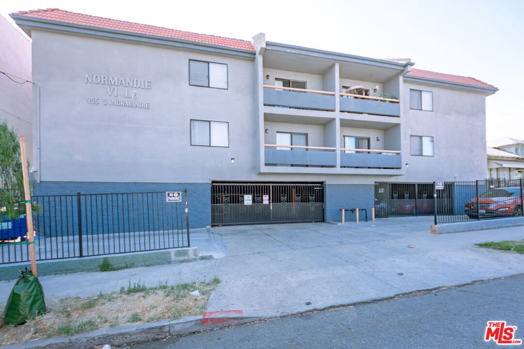 Los Angeles, California, United States 1 - 17933799