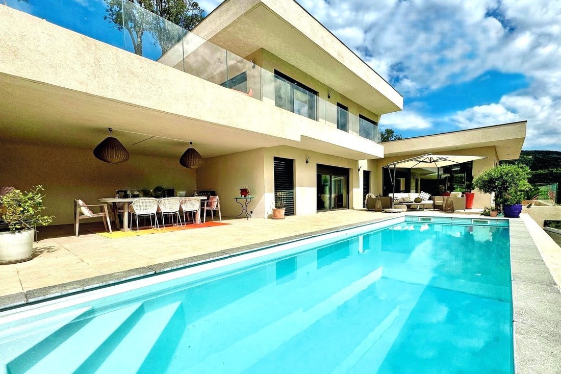 Villa in La Londe-les-Maures, Provence-Alpes-Côte d'Azur, France 4 - 17929730