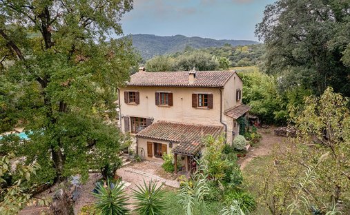 Villa in Le Plan-de-la-Tour, Provence-Alpes-Côte d'Azur, France 1