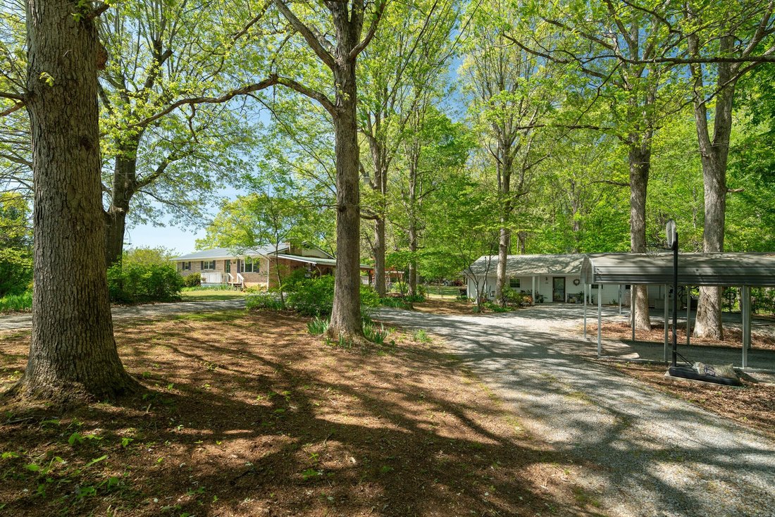 House in Athens, Tennessee, United States 2 - 17201185