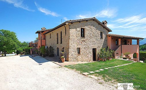 Casa de Campo en Castel Ritaldi, Umbría, Italia 1