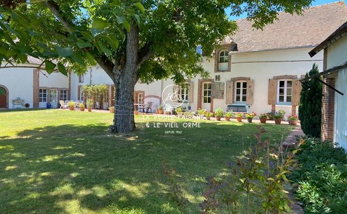 House in Houdan, Ile-de-France, France 1