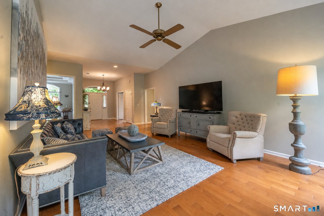 Condo in Farmington, Connecticut, United States 5 - 17933392