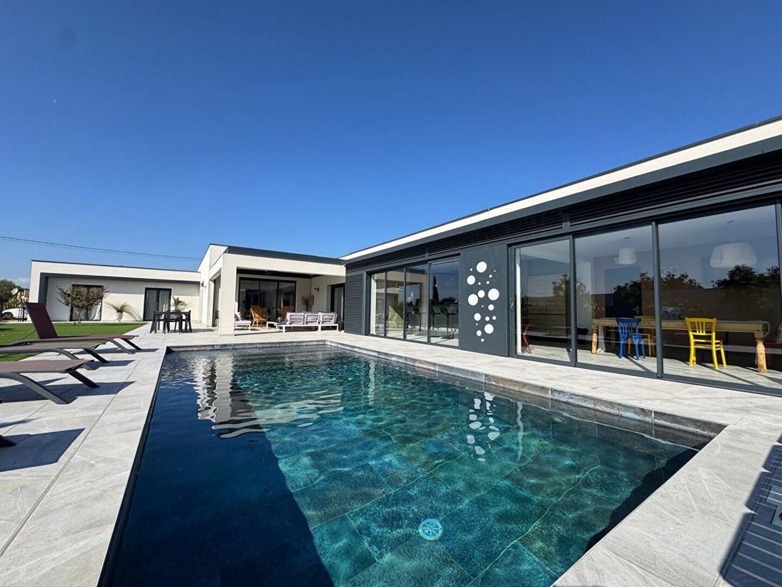 Villa in Magalas, Occitania, France 2 - 16656392