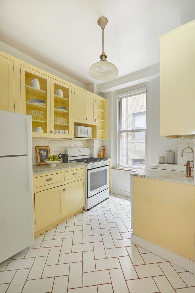 Co Op in New York, New York, United States 5 - 17687650