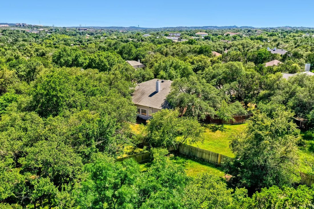 House in The Hills, Texas, United States 3 - 17937398