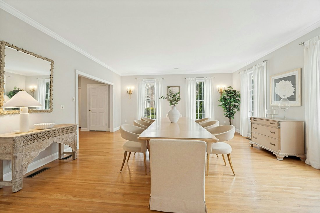 Townhouse in Cedar Grove, New Jersey, United States 4 - 17331875
