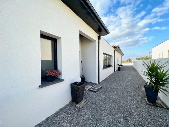 Villa in Nissan-lez-Enserune, Occitania, France 1 - 16497566