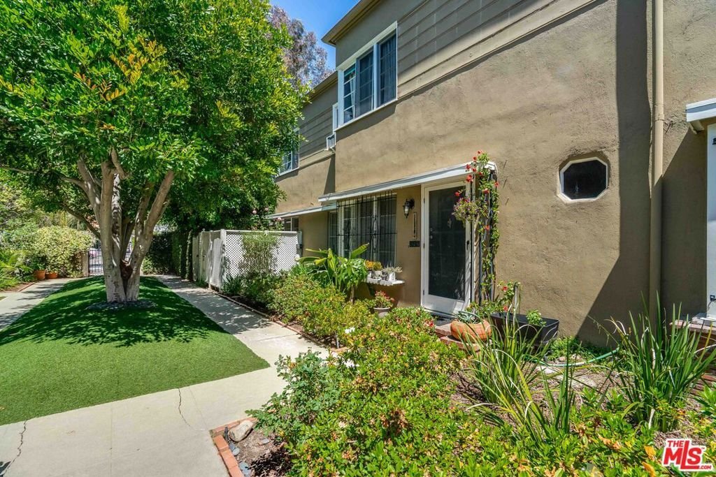 West Hollywood, California, United States 1 - 17933763