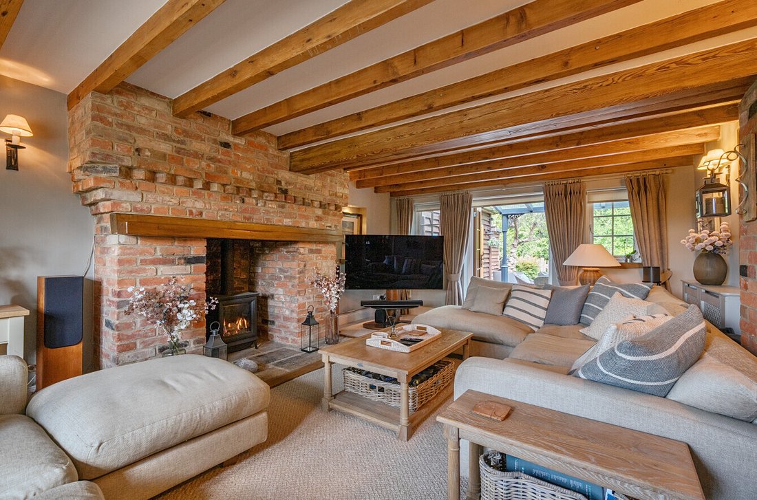 House in New Milton, England 5 - 17939097