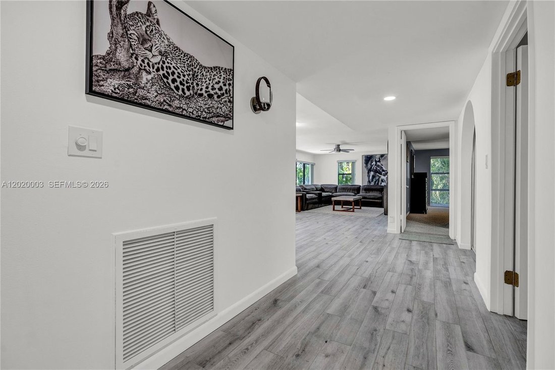 Co Op in Fort Lauderdale, Florida, United States 2 - 17933138
