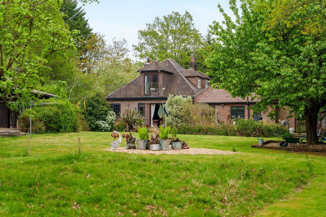 House in North Heath, Pulborough, England 4 - 17932742