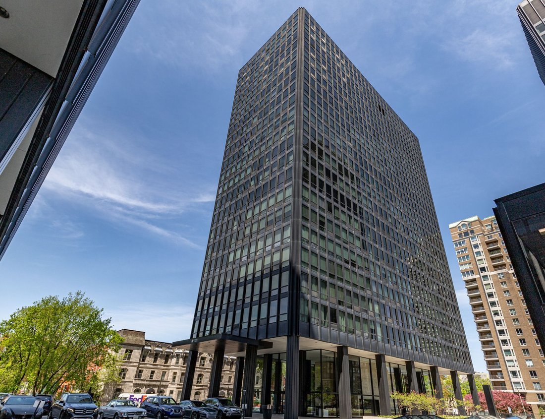 Apartment in Westmount, Quebec, Canada 2 - 17930261