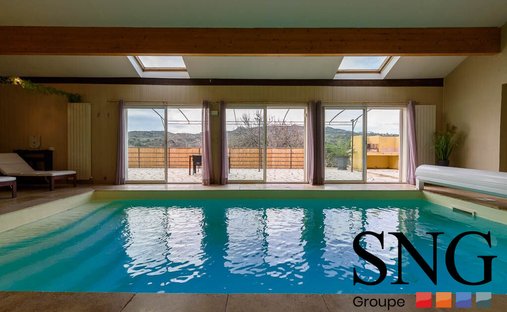 Villa in Nord et Ouest, Eyguières, France 1