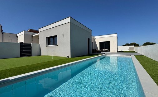 Villa in Peripherie, Serignan, France 1
