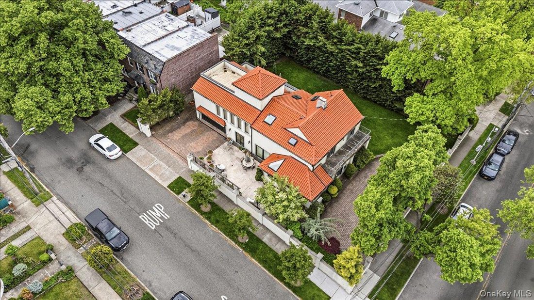 House in New York, New York, United States 3 - 17931482