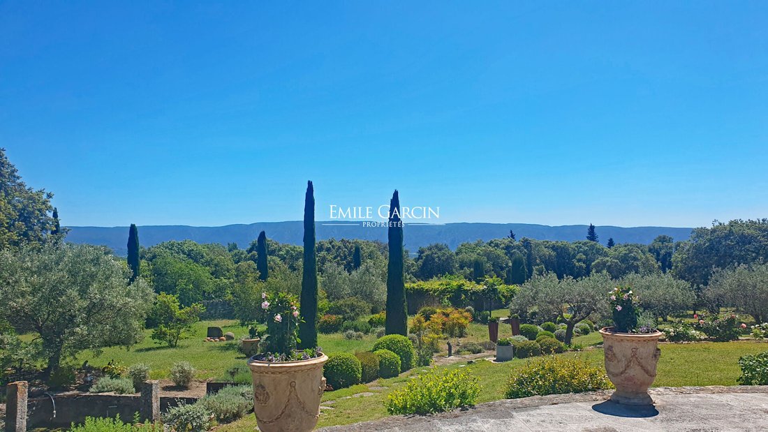 Villa in Gordes, Provence-Alpes-Côte d'Azur, France 2 - 17935279