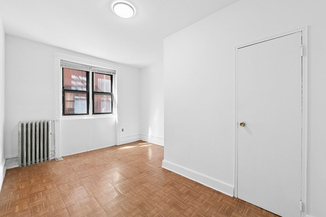 Co Op in New York, New York, United States 2 - 17560637