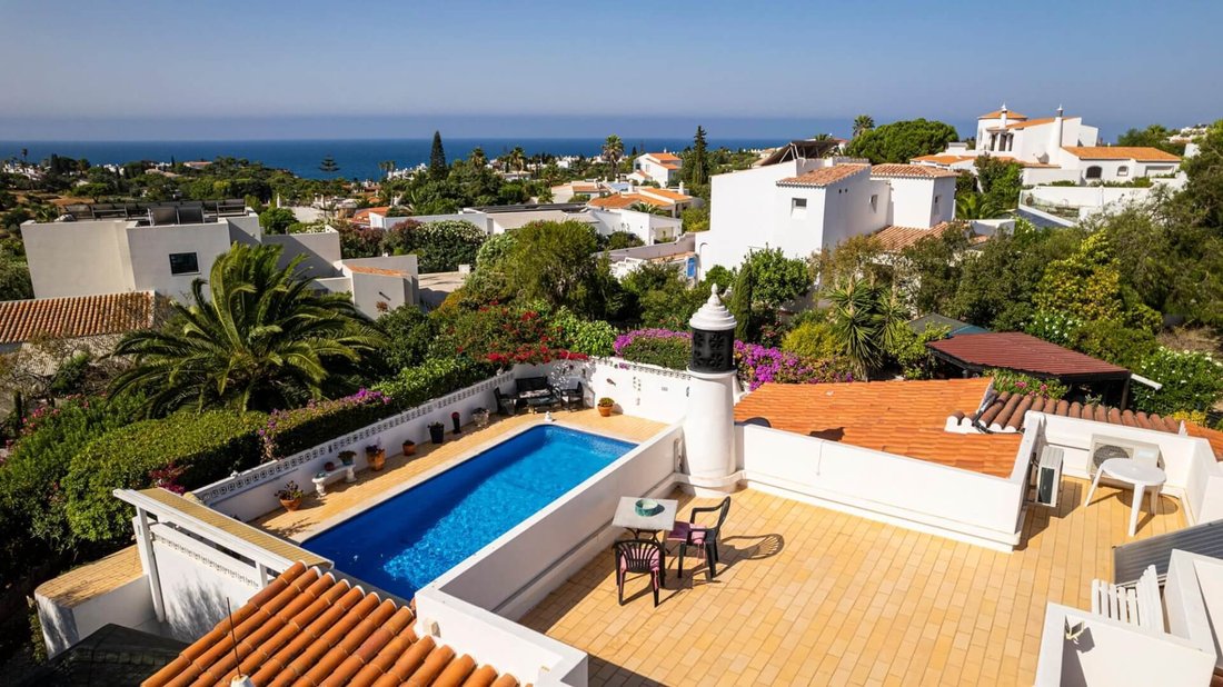 Villa in Carvoeiro, Algarve, Portugal 1 - 17935207