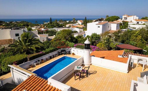 Villa in Lagoa e Carvoeiro, Algarve, Portugal 1