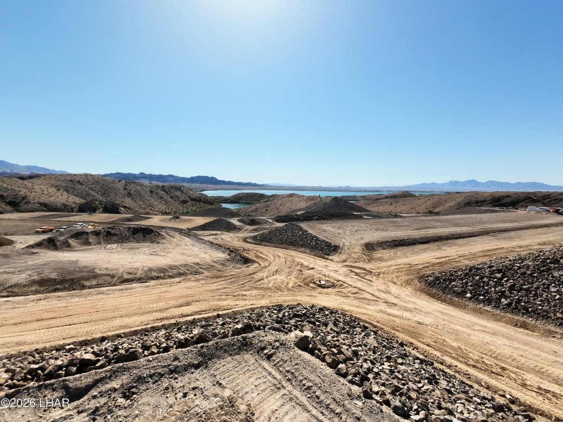 Land in Lake Havasu City, Arizona, United States 1 - 17935531