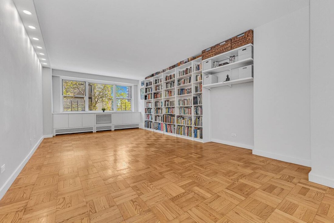 House in New York, New York, United States 2 - 17875414