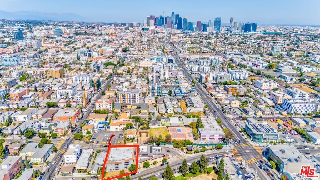 Los Angeles, California, United States 2 - 17933799