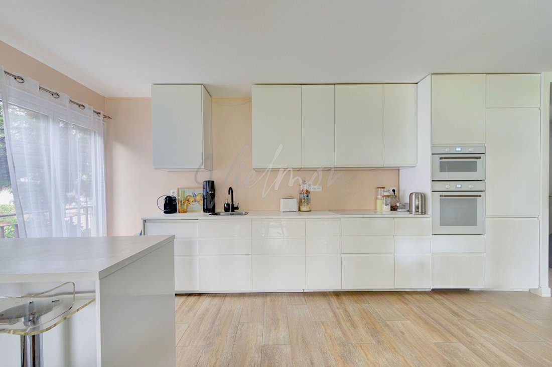 Apartment in Forêt, Saint-Germain-en-Laye, France 5 - 17228688