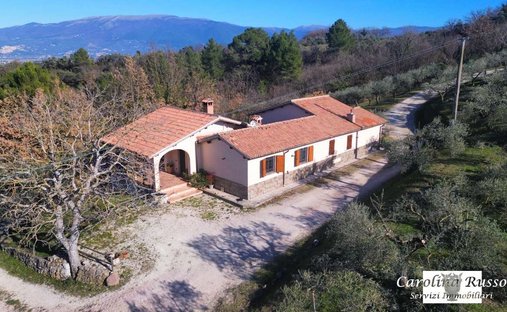 Estate in Montefalco, Umbria, Italy 1