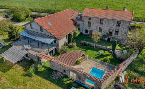 House in Saint-Étienne, Auvergne-Rhône-Alpes, France 1