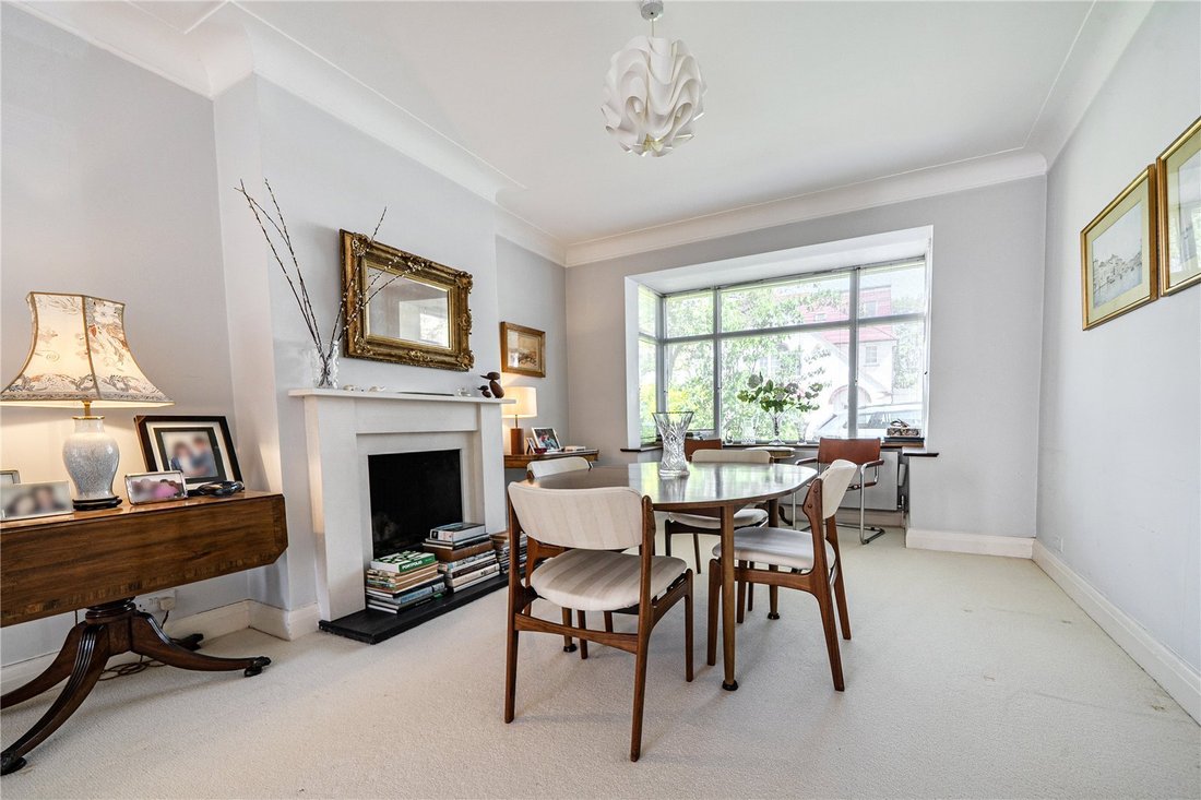House in Barnet, England 3 - 17940498