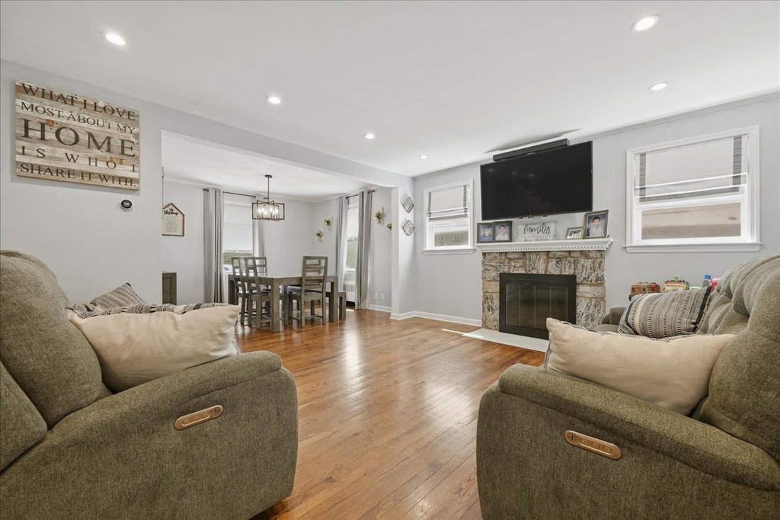 House in North New Hyde Park, New York, United States 5 - 17927954