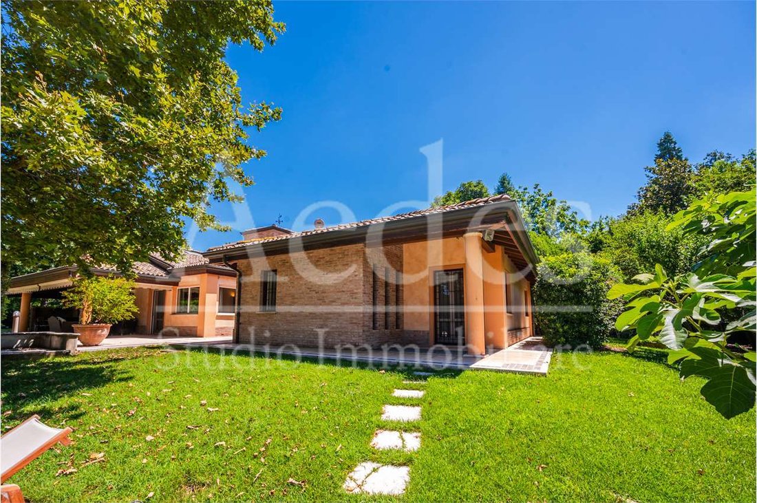 Villa in Historic Center, Modena, Emilia-Romagna 5 - 17935188