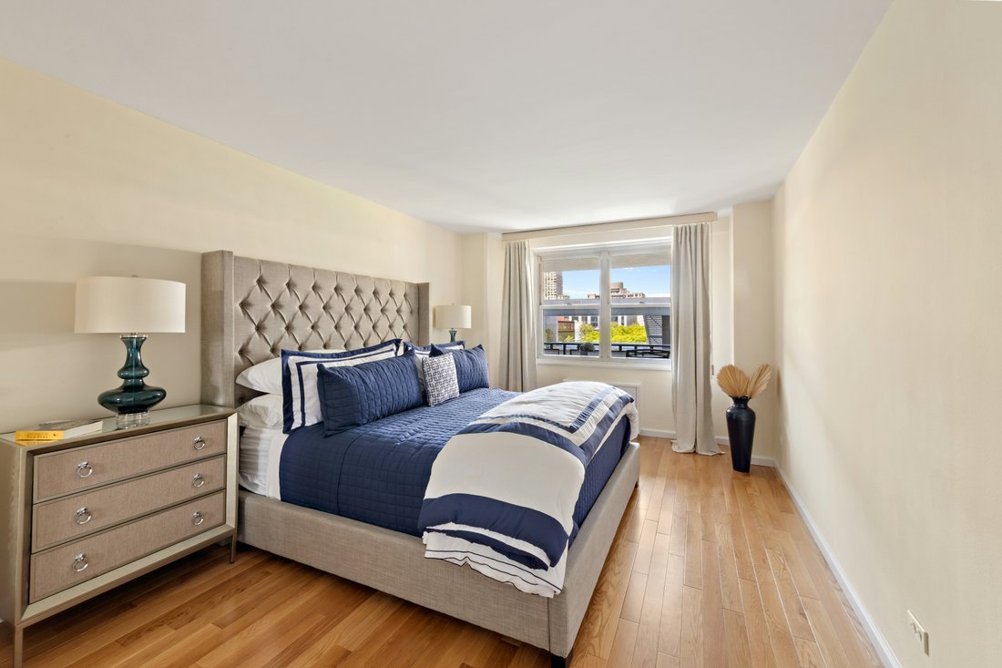 Co Op in New York, New York, United States 5 - 17864417