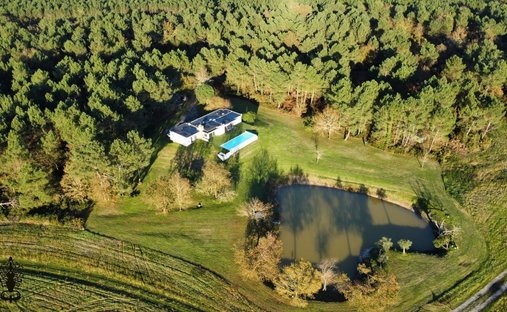 House in Saint-Laurent-Medoc, Nouvelle-Aquitaine, France 1