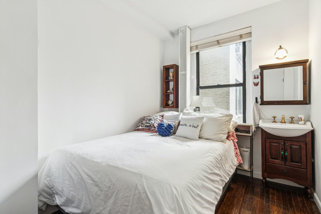 Co Op in New York, New York, United States 5 - 17560649