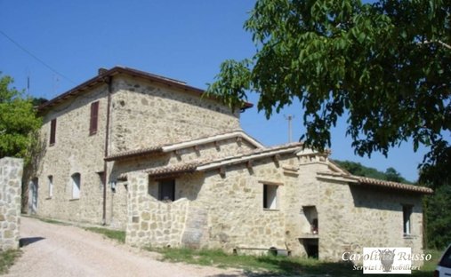 Villa in Gualdo Cattaneo, Umbria, Italy 1
