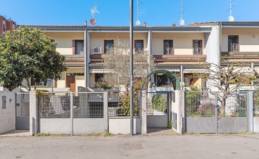 Villa in Segrate Zentrum, Segrate, Lombardei 1