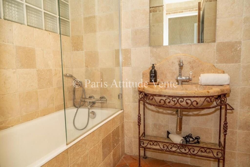 Apartment in Odéon, Paris 6e Arrondissement, Paris 5 - 17717176