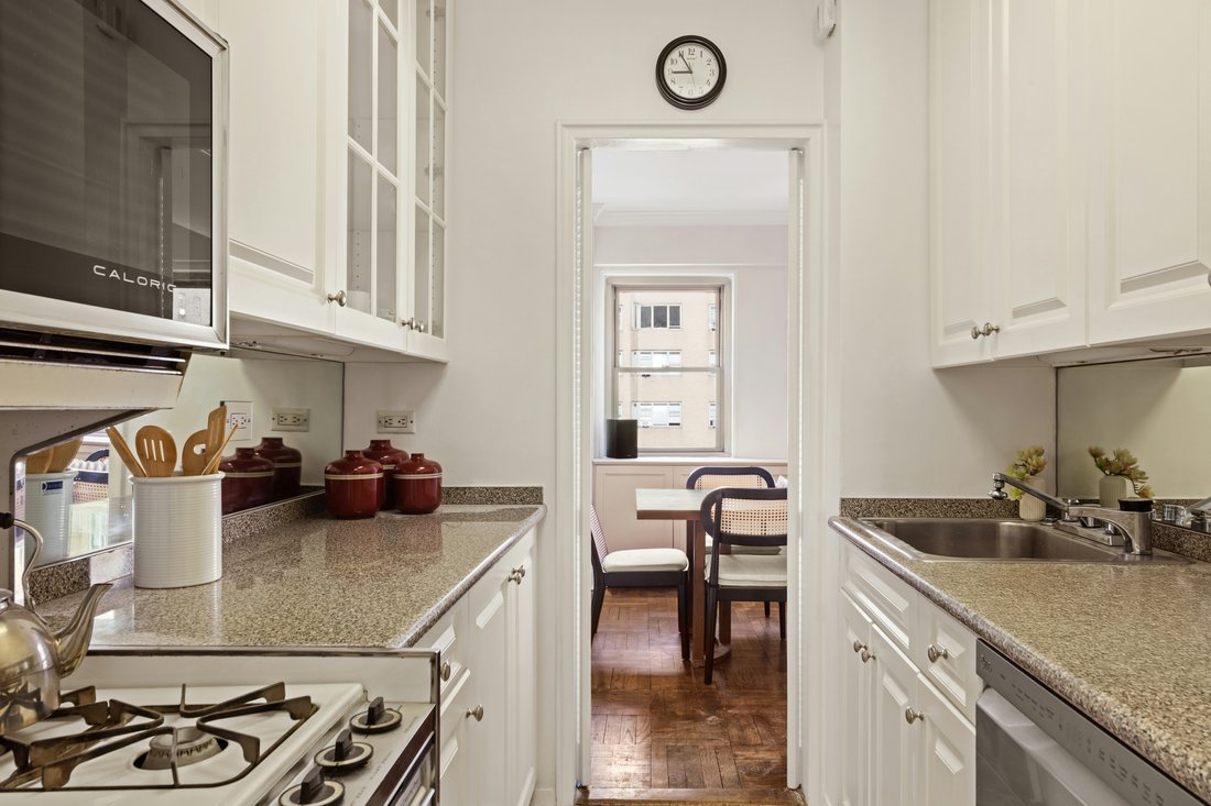 Co Op in New York, New York, United States 4 - 17574983