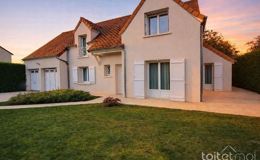 House in Les Hameaux-La Croix Aux Buis-Chapelle, Magny-les-Hameaux, France 1