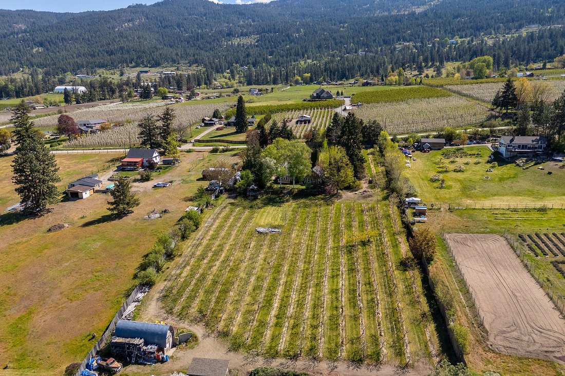 House in Lake Country, British Columbia, Canada 3 - 17930589