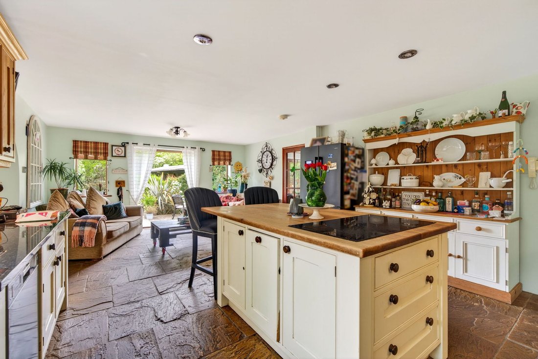 House in North Heath, Pulborough, England 2 - 17932742
