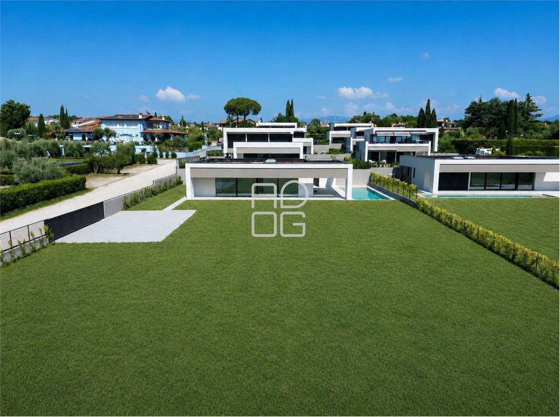 Villa in Moniga del Garda, Lombardy, Italy 1 - 12851006