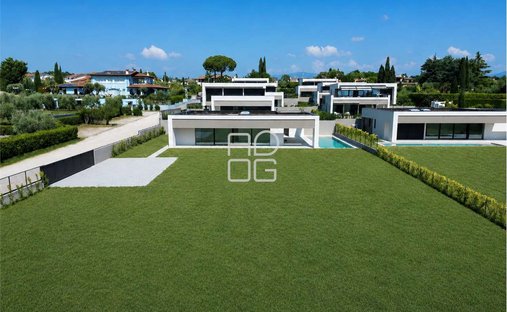 Villa in Moniga del Garda, Lombardy, Italy 1