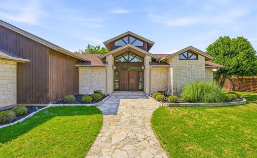 House in Granbury, Texas, United States 1